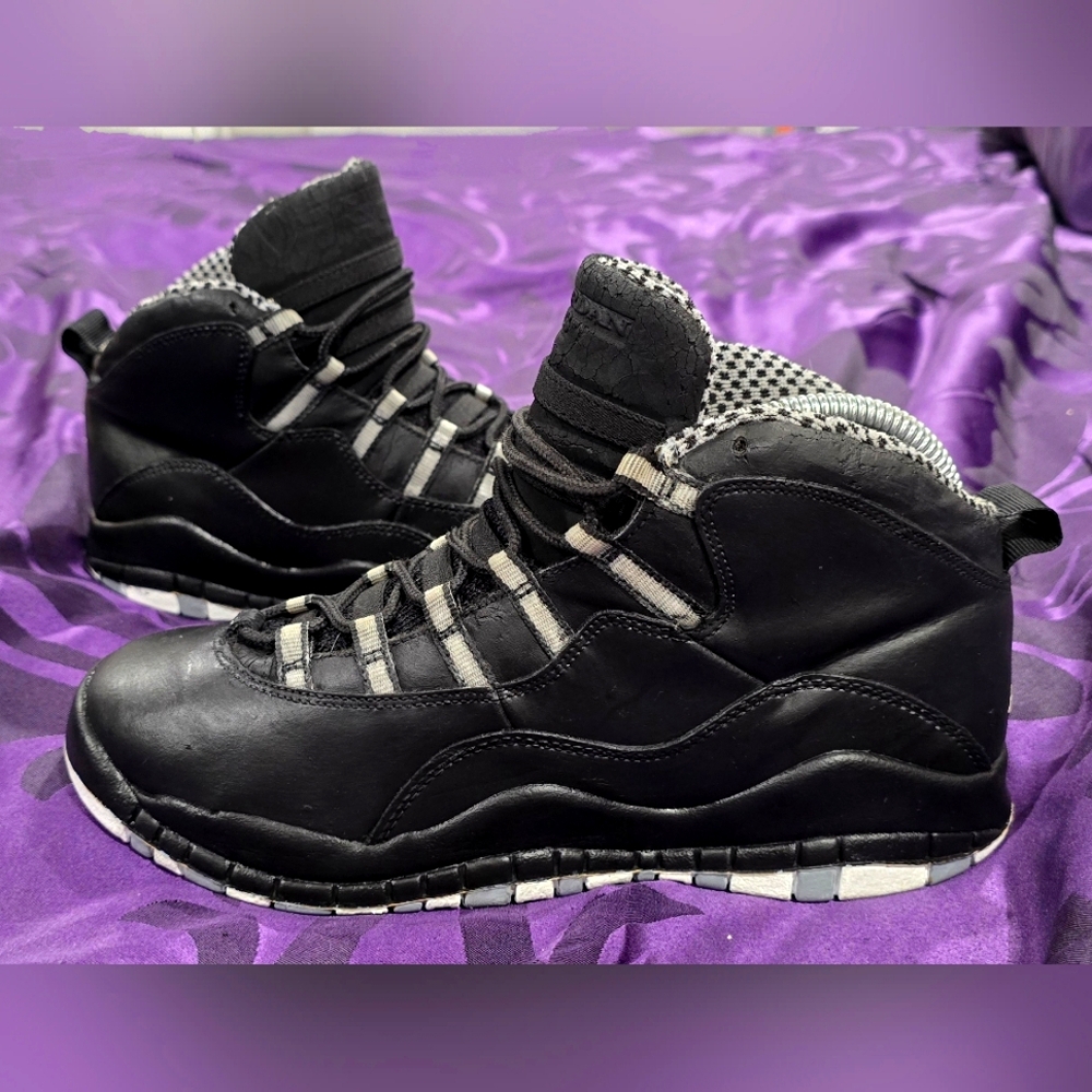 Air Jordan 13 Black/ Gray